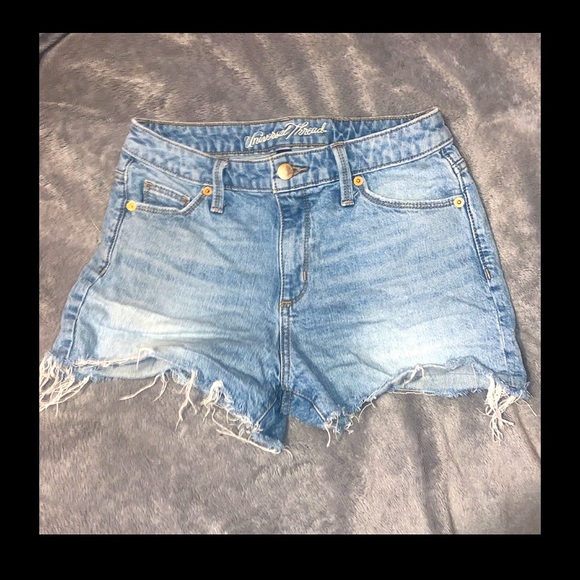 Universal Thread High Rise Shortie High Waisted Light Wash Jean Shorts Sz 2/26R - Picture 16 of 16